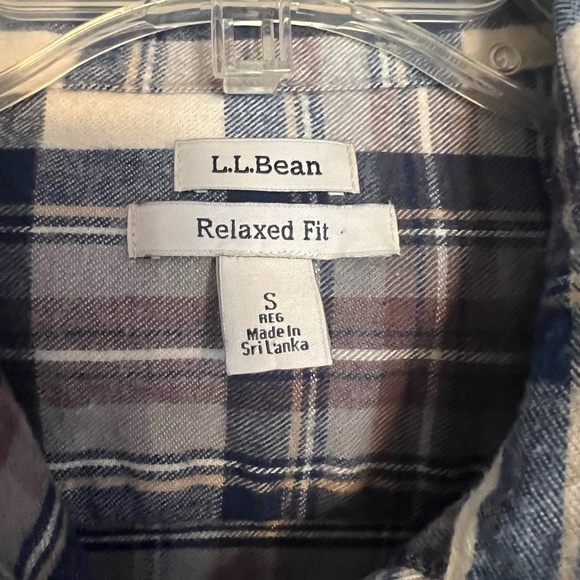 L.L. Bean button down top size small relaxed fit - Picture 6 of 7
